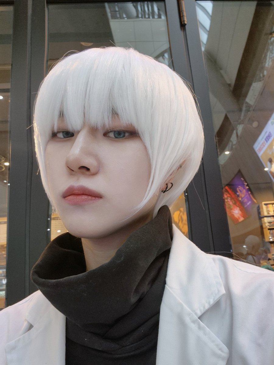 Chang_cos's tweet photo. 보정 낋여왔습니다

마지막 사진은 연하남 포지션으로 누나들이랑 찍은 바이브라 너무 맘에 들어요 https://t.co/SpxK8jdG0O