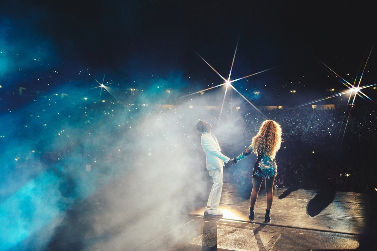 DeJonayBanks's tweet photo. FORD FIELD 🇺🇸 AUGUST 13

Detroit! Motown! Your magic astounds us! The #K4UTour was yours to devour, and you did! @SMarquesFowler and I had a wonderful time while with you! Thanks for welcoming us!🙏🏾 https://t.co/ZrodqM5bs5