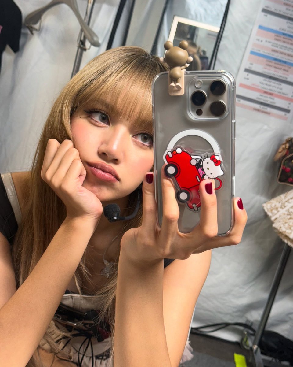 LiliesHome_'s tweet photo. Kitty Girl 🚗❤️

#LISA @wearelloud 
🍪✨ https://t.co/fKT3oTjzNZ