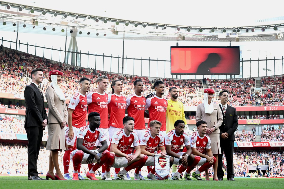 Arsenal's tweet image. The Arsenal ✊

🤝 @emirates