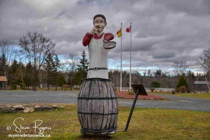 NiftyBuckles's tweet photo. #BookWormSat #Taverns 🍻
In Atlantic Canada, taverns buzzed with ghostly tales. 👻 The Dungarvon Whooper, a murdered cook, haunts Miramichi’s forests near a logging shanty. Lumberjacks shared his eerie screams in taverns, chilling every listener. #NewBrunswick #Ghostlore 👻🪓🍁
#DungarvonWhooper 🪓👻🍁