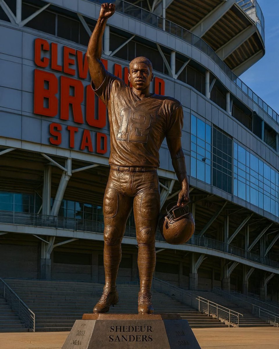 brokenearbutton's tweet image. 🚨Breaking News🚨 

Cleveland Browns worked feverishly overnight to complete Shedeur Sanders’ statue after he led the team to two touchdowns in his first exhibition game 🔥