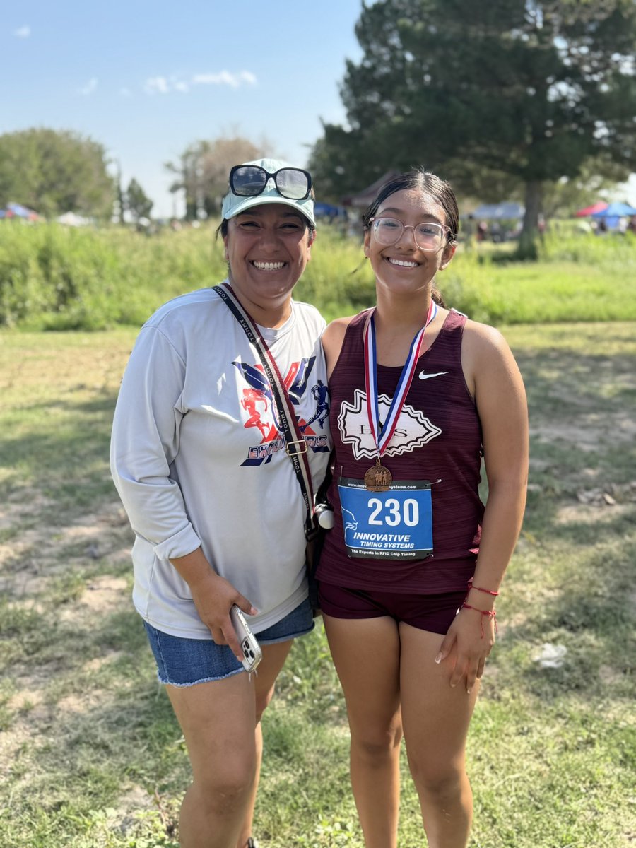 Freshman Yami Parra earning Top 10 at Open 🔥 <a href="/YsletaHS/">Ysleta HS</a> <a href="/Ysleta_W_Soccer/">YsletaWomen’sSoccer</a> <a href="/enevarez99/">enevarez</a> <a href="/avalos2oofresh/">A^2</a>