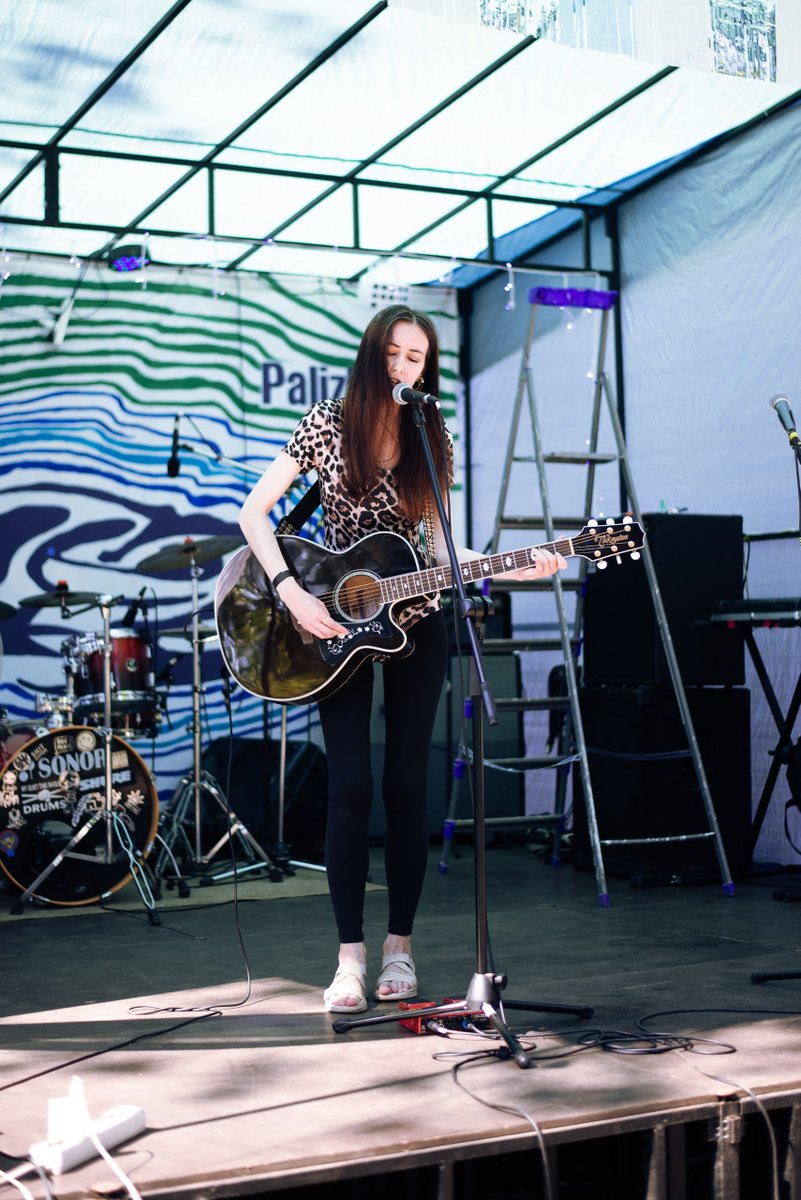 atariame's tweet image. Thanks to Bereg festival in my hometown and to Yulia Malafeeva (vk.com/ch_ph4) for the pictures ✨🍀 Summer vibes, I was so happy t play 🌞