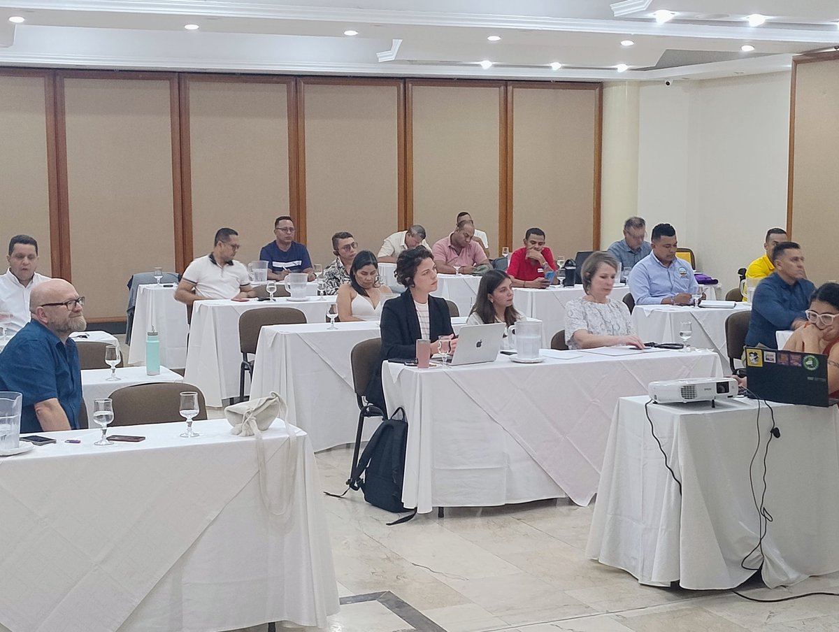 Conversatorio en Valledupar sobre la transición energética promovida por <a href="/CREER_ihrb/">CREER | Derechos Humanos & Empresa</a> y <a href="/CNVLatam/">CNVLatinoamérica</a>  con la participación de los trabajadores y delegados regionales de <a href="/MintrabajoCol/">MinTrabajo</a> resumiendo la traumática transición vivida por la irresponsabilidad de <a href="/Glencore/">Glencore</a> y <a href="/DrummondLtdCo/">Drummond Ltd. Colombia</a> y