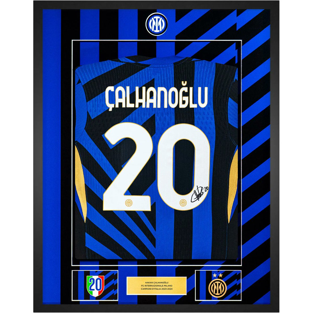 PadreMaronnoTW's tweet photo. Mi rivolgo a chi ha acquistato la maglia certificata dall'#InterStore

#Scambio la mia maglia autografata certificata di #Thuram con chi avesse acquistato la prima di #Calhanoglu https://t.co/xMw3yG60V2