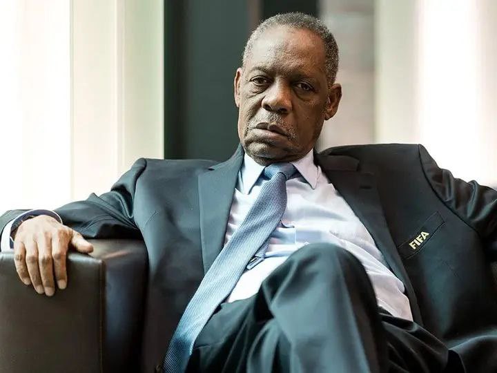 Il y a un an, le 8 août 2024, l'ancien président de la Confédération Africaine de Football (CAF), Issa Hayatou, est décédé à Paris à l'âge de 77 ans. Il a marqué l'histoire du football africain, ayant dirigé la CAF pendant près de trois décennies, de 1988 à 2017.