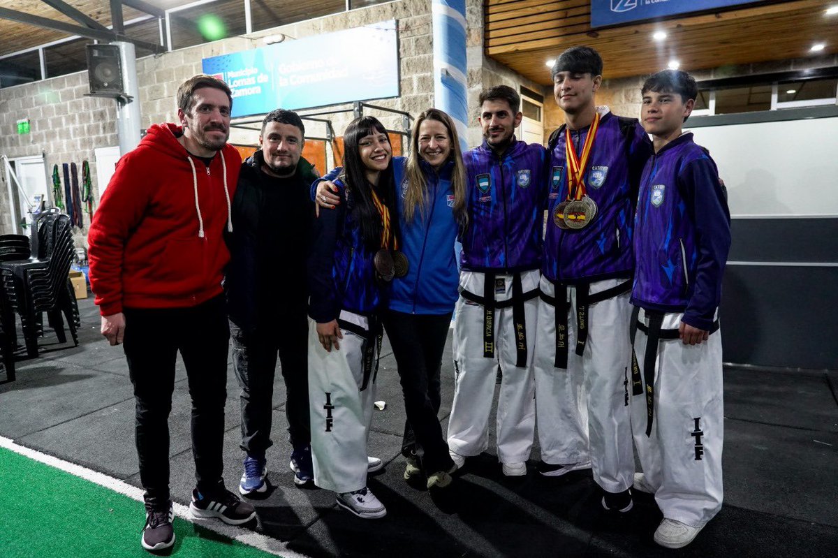 Este 7 de septiembre defendamos lo que es de todos: la fuerza del deporte ☀

🏟 9 parques polideportivos y 15 potreros construidos (15 más en camino).
🏋 Gimnasio de Alto Rendimiento y de Deportes de Combate.
🏊‍♀️ 2 natatorios gratuitos.
🏃‍♂️ Actividades en todos los barrios.