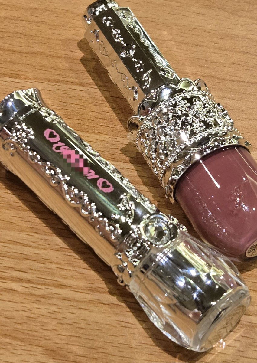 BunnyDaysJK's tweet photo. ここ数年のJILLまみれ🙌✨
BAさん達のメイクテクに最近では、ネイルアレンジも💅✨
テンション上がるパケでプレゼント🎁にも選ぶし
貰ったら嬉しい(´｡✪ω✪｡ ` )
#ジルスチュアート
#ジルスチュアート20周年 https://t.co/xYapU9jck4