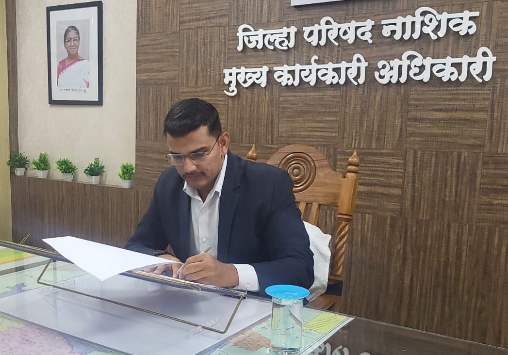 iasomkarr's tweet image. Took Charge as CEO ,Zilla Parishad, Nashik.

From ZP student to ZP CEO😇