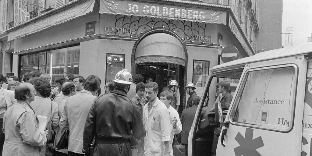 JcBrisard's tweet photo. Il y a 43 ans, le 9 août 1982, l'attentat de la rue des #Rosiers à #Paris faisait 6 morts et 22 blessés #FatahCR #AbouNidal #NeverForget https://t.co/InhMd7ALj0