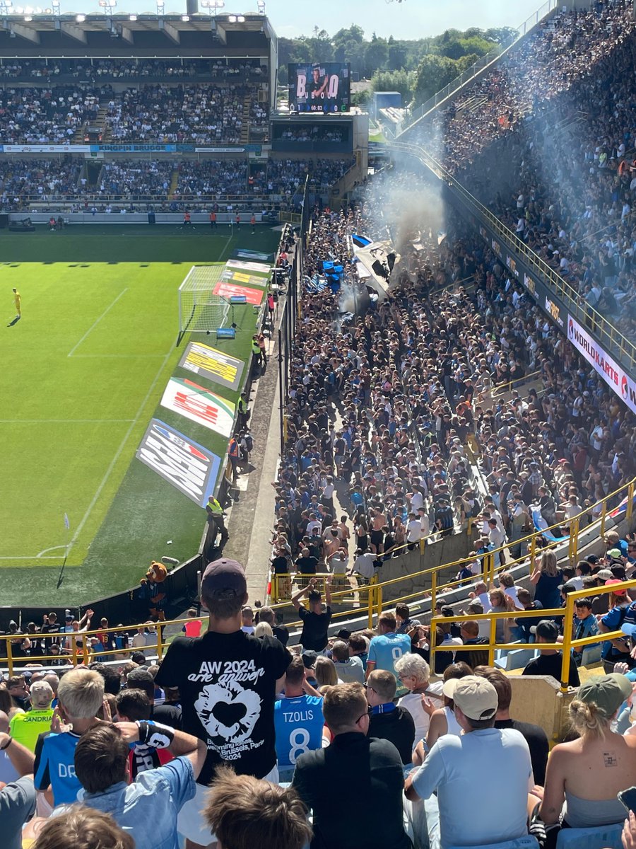 Stage 2 of the hop - a derby clash between Club &amp; Cercle Brugge. Cercle will regret early missed chances with Club getting on top after a sending off. Brilliant beer culture around the ground and locals welcoming and chatty. Up the city of Bruges. #groundhopping <a href="/FutbologyApp/">Futbology</a>