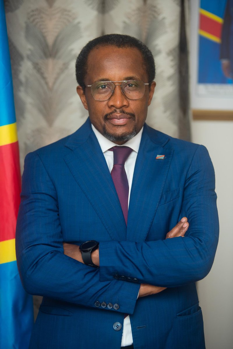 "On Ne Lâche Rien!
Merci à S.E.M le Président de la République, Chef de l'État <a href="/fatshi13/">Félix A. Tshisekedi</a> , pour nous avoir confié le Ministère près l'Urbanisme, en Charge de la Politique de la Ville.Mes remerciements vont aussi à S.E.M La Première Ministre <a href="/SuminwaJudith/">Judith SUMINWA TULUKA</a>.Merci pour la Confiance