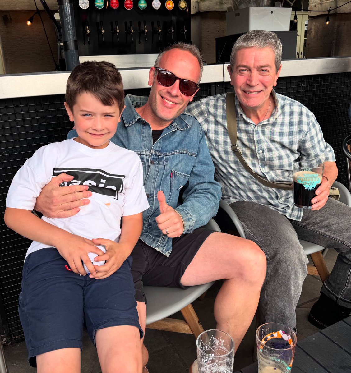 ☀️Blessed to spend an hour with Michael Head <a href="/michaelheadtreb/">Michael Head Official</a> before their support slot with ‘Echo &amp; The Bunnymen’ 

What a gent. What a legend x

Living the dream x

🔝🎶☕️🍪✌️🍺🍷🙏💥