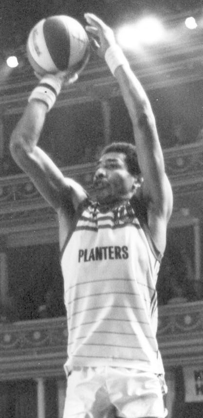 dan_routledge's tweet photo. Saddened to learn of the passing of Kenny Pemberton, one of the great players and characters of basketball in my childhood. Played over 200 games during 10 year career for Vauxhall, Hemel, Kingston, Solent, Leicester and Manchester averaging over 17ppg. Pic from 1984 Cup Final https://t.co/3rkPYV1cOc