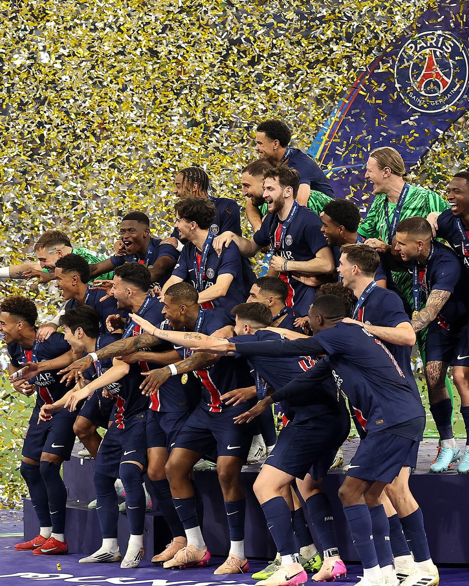 Media Parisien (@mediaparisien) on Twitter photo Day one ❤️💙 Day one ❤️💙