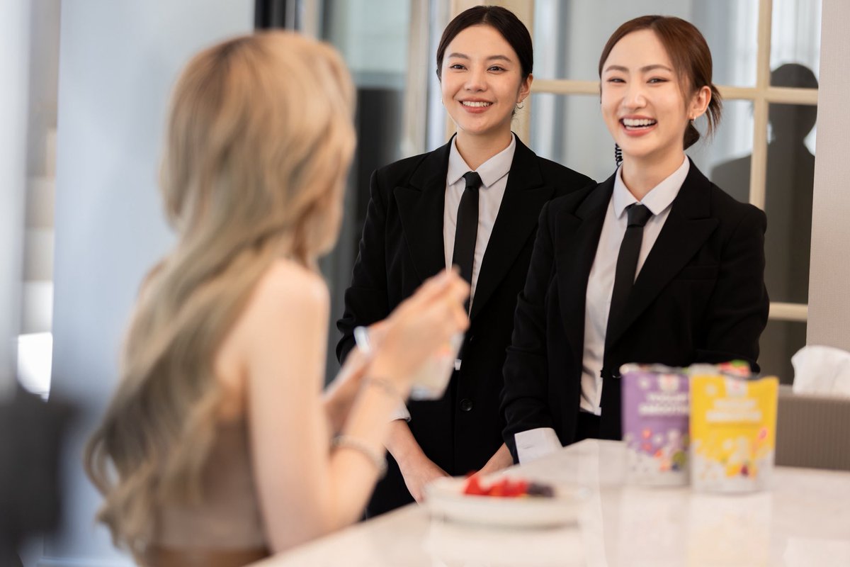 พอกันทั้งทีมบอดี้การ์ด ทั้งบอส แพ้ให้วีไอพี 😉

LINGORM ONLY YOU EP4
#เพียงเธอEP4
#เนเน่ธันย์ชนก #NeneThanchanok
#เมนิศาชล #Maenisachon