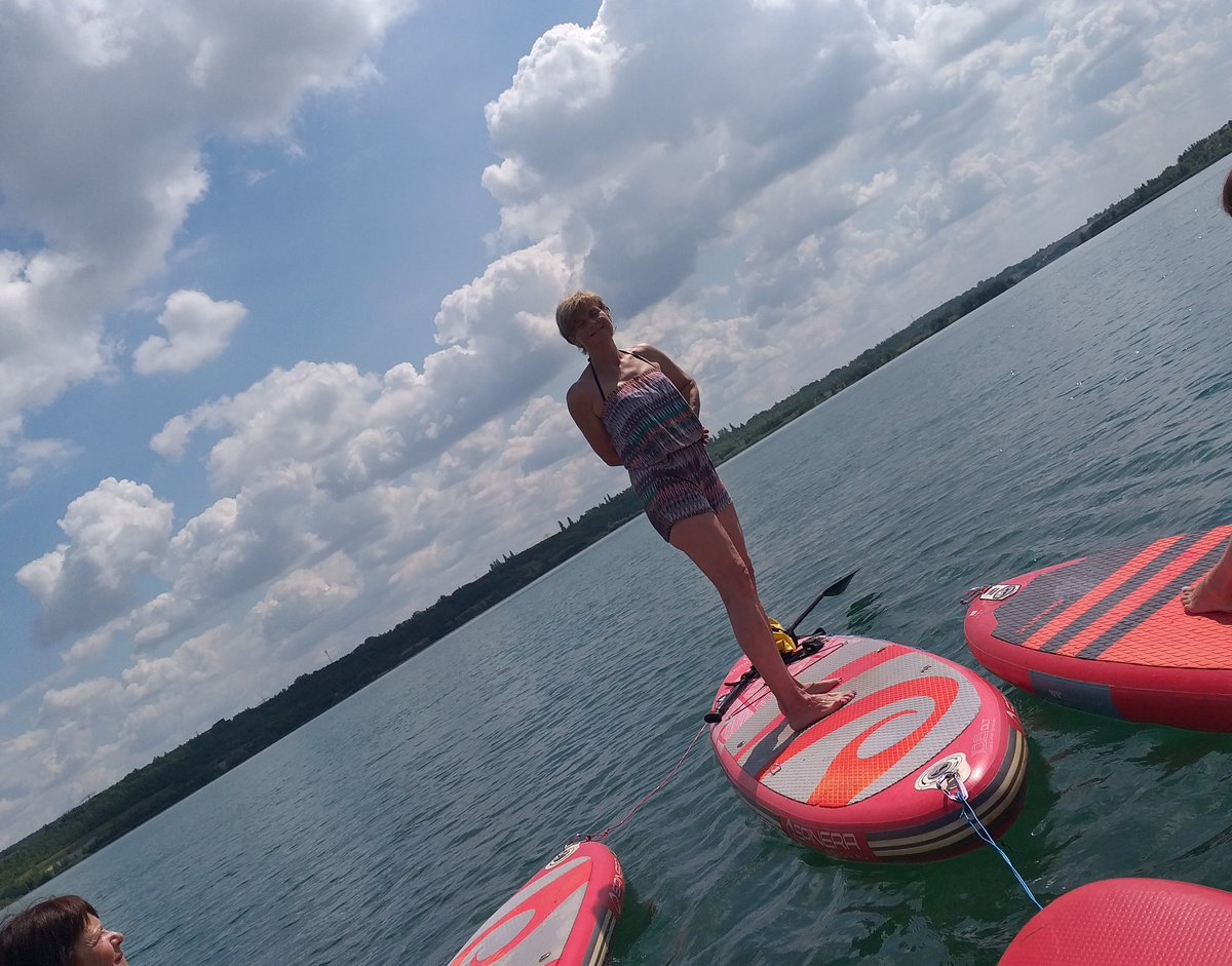 Herzlichen Dank an die liebe Heike vom Kontrast-Reich in Chems fűr den schőnen Kurs ❤ 🏄‍♀️🧘‍♀️🧎‍♀️🌞❤!!! #supyoga #hainersee