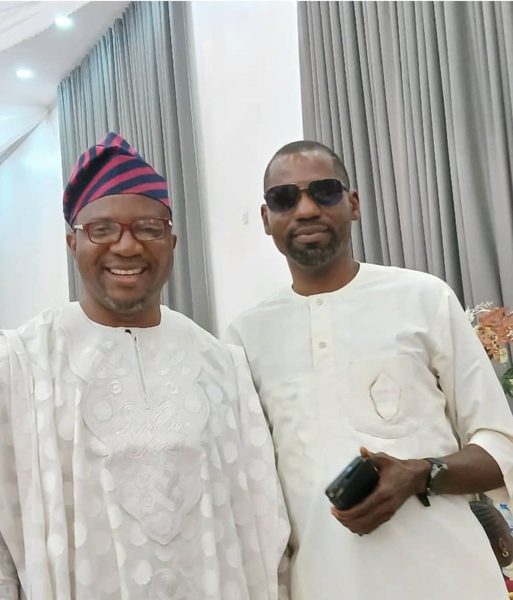 Is it true that I resemble <a href="/realFemiOtedola/">Femi Ote$</a> here?