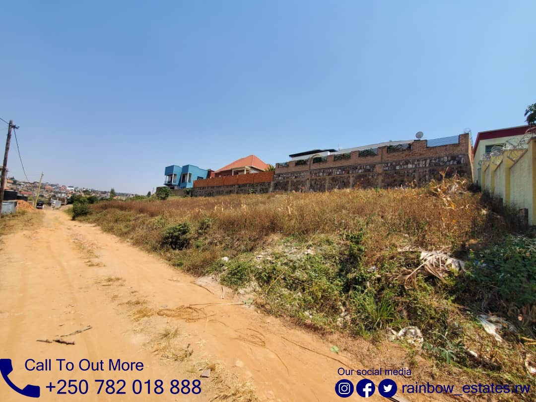 estates_ltd's tweet photo. House for sale at kamonyi
Price:19M negotiable 
Bedrooms:4
Bathrooms:3
Living room 
For more information 
Call/Whatsapp:0782018888
Face the reality with us. https://t.co/3z4sYBNJib