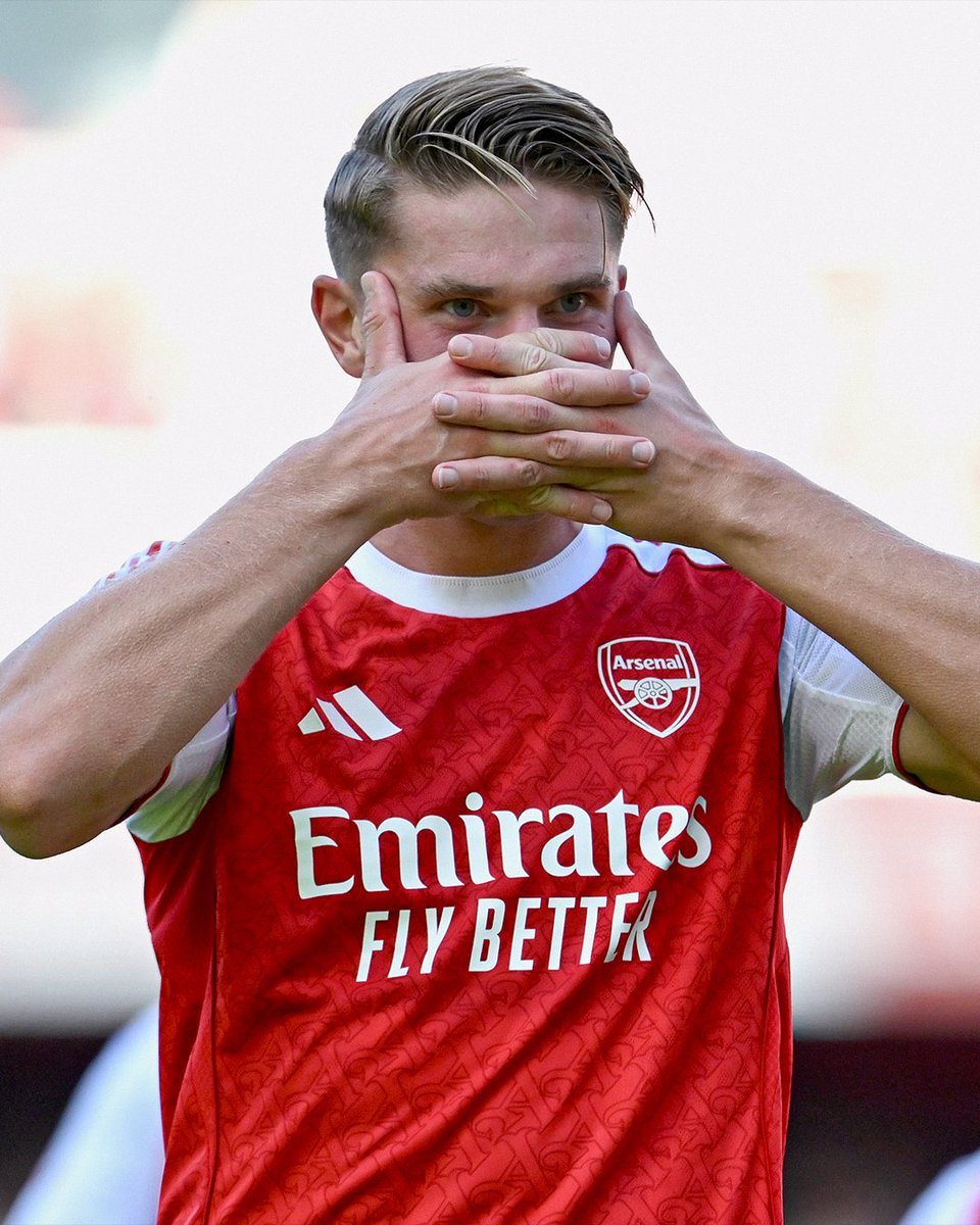 Viktor Gyökeres has his first Arsenal goal as the Gunners lead Athletic Club at the Emirates💥