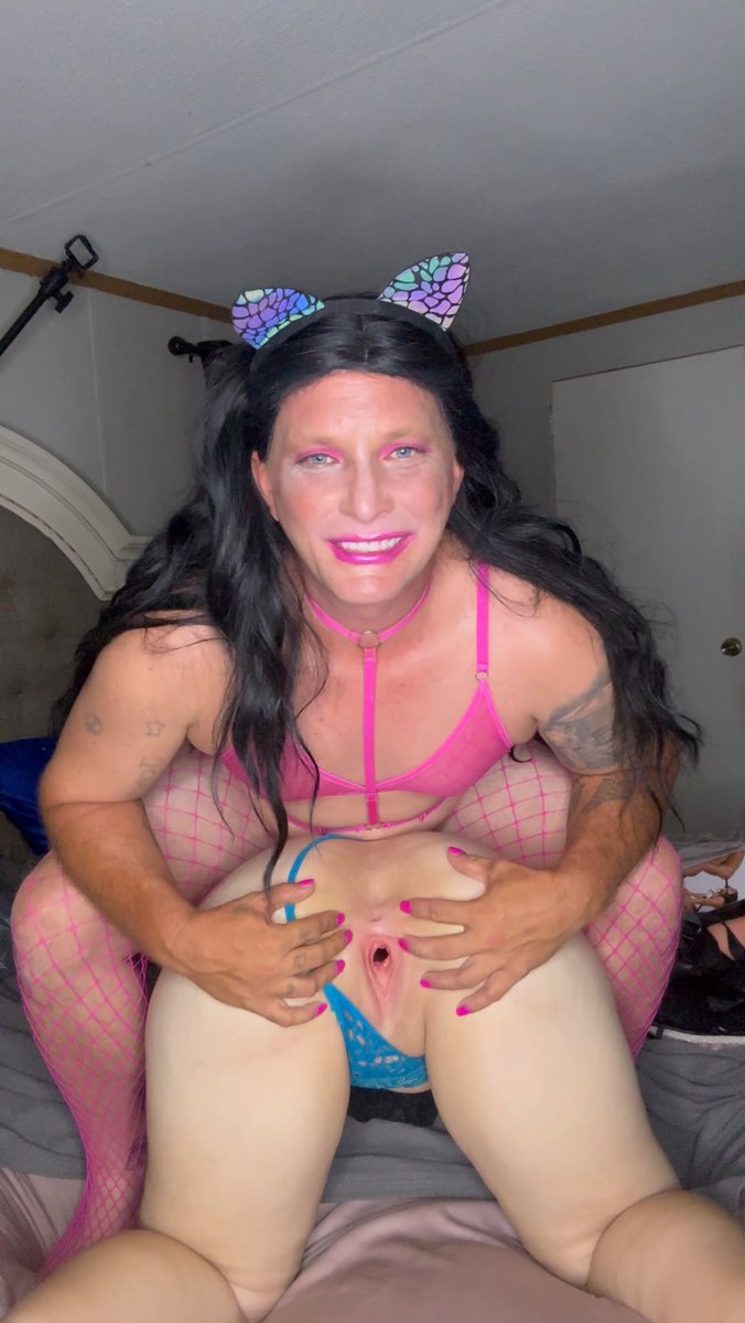 Do you think this Sissy whore is big enough to Stretch Me out? The answer is definitely NOT!🤭 take this as your invite to Stretch me out more and make this Sissy Watch!  <a href="/SissyTrixi/">🔞🤩SissyTrixie🤩🔞</a>