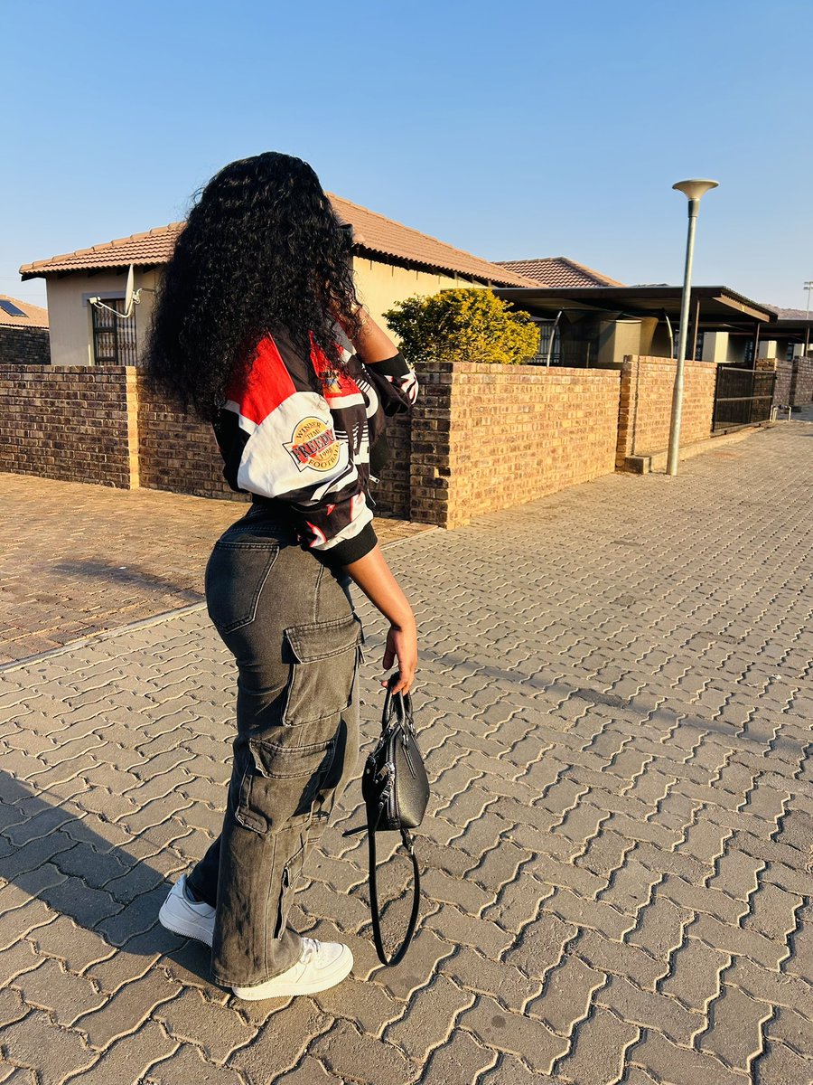 Lara Mamgebe tweet media