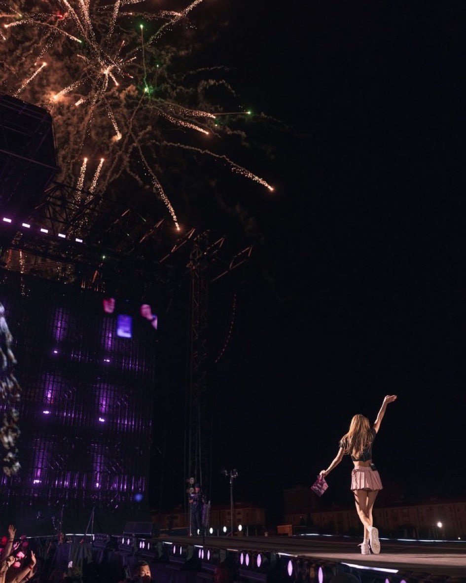 may you continue to achieve your dreams, Lisa! 💛 #lisa