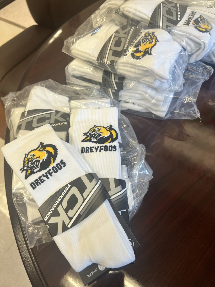 Samantha Hernandez (@samhernandez191) on Twitter photo I absolutely love these custom socks for <a href="/DSOA_Official/">Official A.W. Dreyfoos School of the Arts</a> What a fun idea! 🔥🐆 <a href="/BSNSoutheastFL/">BSN Sports - Palm Beach County</a> <a href="/DSOA_Athletics/">Dreyfoos Athletics</a> I absolutely love these custom socks for <a href="/DSOA_Official/">Official A.W. Dreyfoos School of the Arts</a> What a fun idea! 🔥🐆 <a href="/BSNSoutheastFL/">BSN Sports - Palm Beach County</a> <a href="/DSOA_Athletics/">Dreyfoos Athletics</a>