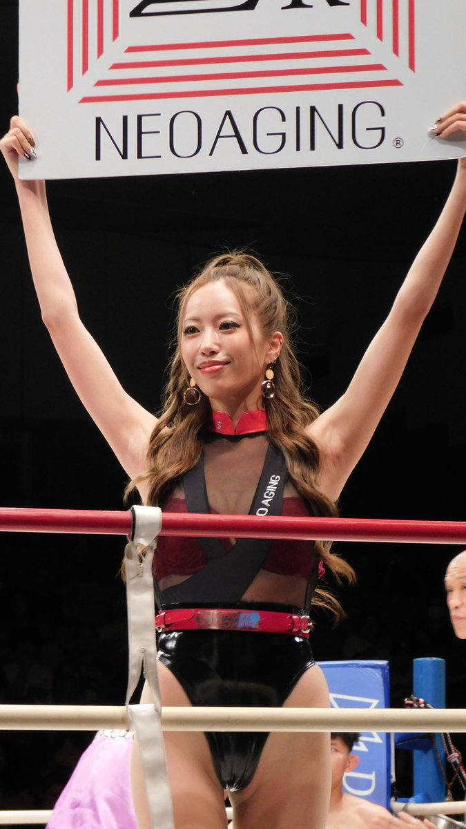 loveorlie2016's tweet image. リーダーのかこさんは今日も抜群のスタイルと撮りやすさでしたっ😆
今回はかこさんの様々な姿が上手に撮れたかも…自分の撮影技術があがったと勘違いをしちゃうほど、目線やポージング等も勉強されてるのが伝わります🤔
#央川かこ
#shootboxing
#shootgirls
#ラウンドガール
@SHOOT_BOXING
@kako_6717