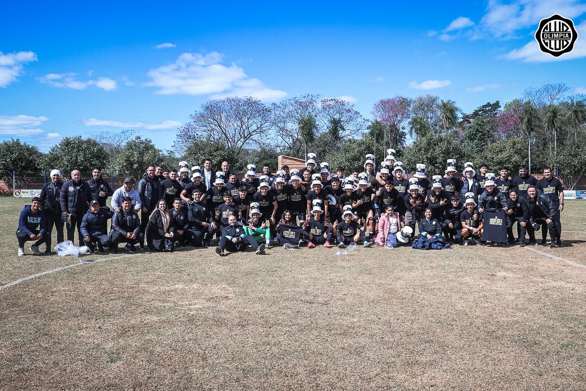 FormativasO's tweet image. #Juvenil 💎

💪🏻 ¡#OLIMPIA CAMPEÓN! 🤍🖤🤍

➖️ #Olimpia [4-1] Ameliano. 

#SoyDelOlimpia ⚪️⚫️⚪️