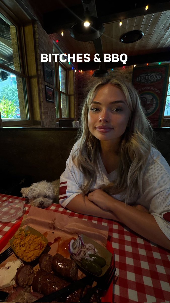 Thomas Werstein (@thomaswerstein) on Twitter photo BBQ Nat 
#nataliealynlind #texas BBQ Nat 
#nataliealynlind #texas