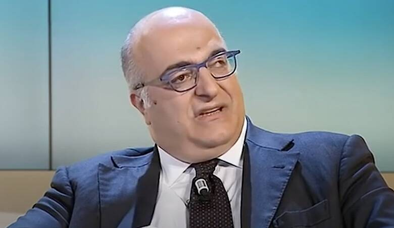 artedipulire's tweet photo. A Rai Storia avevamo Alessandro Barbero, adesso arriva secchi.
Siamo caduti molto in basso.

La Rai è divenuta ricettacolo di meloniani. https://t.co/mrbQRe6qXw