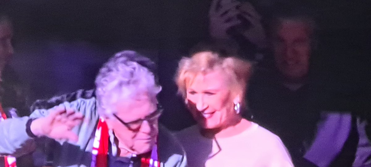 Wat een prachtig eerbetoon voor oer Feyenoorder en superlief mens ome Gerard. Meer dan verdiend! #feynac #gerardmeijer