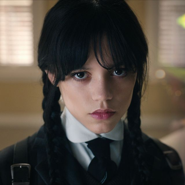 OI?

Contrariando informações anteriores, Jenna Ortega afirmou em entrevista à Entertainment Tonight que a personagem de Lady Gaga em 'Wandinha' NÃO é uma professora.