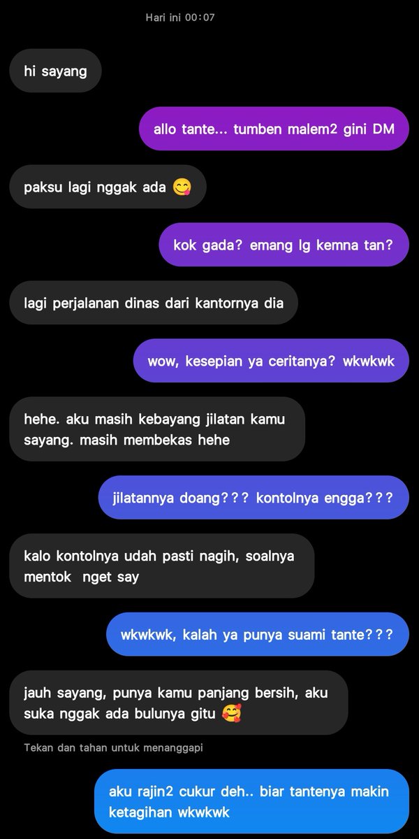 RawanBecek's tweet photo. nakal banget tante... tengah malem nyari perkara, tapi aku suka https://t.co/mr9lmNWbEr