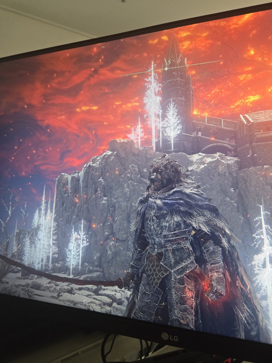 엘든링에 미친 사람
마감이나 해라..

🤦🏻‍♀️