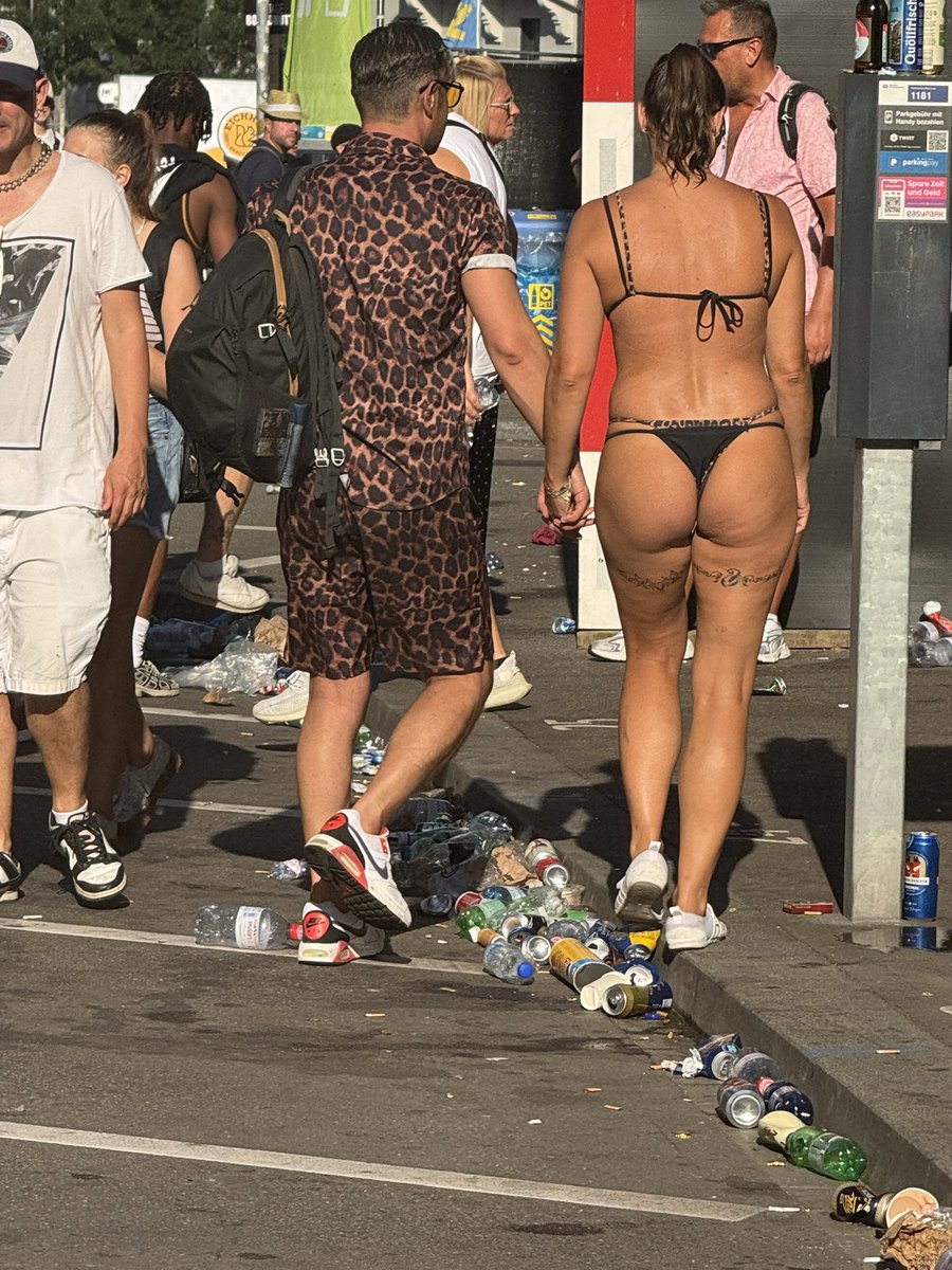 #zsp Zurich street parade 

letsbonk.fun/token/3CziFQG3…