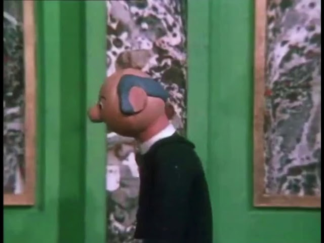 RodneyMarshall1's tweet photo. @IBHough The butler's long journey to the Lord's telephone. #Chigley https://t.co/8pHZJI8aDS