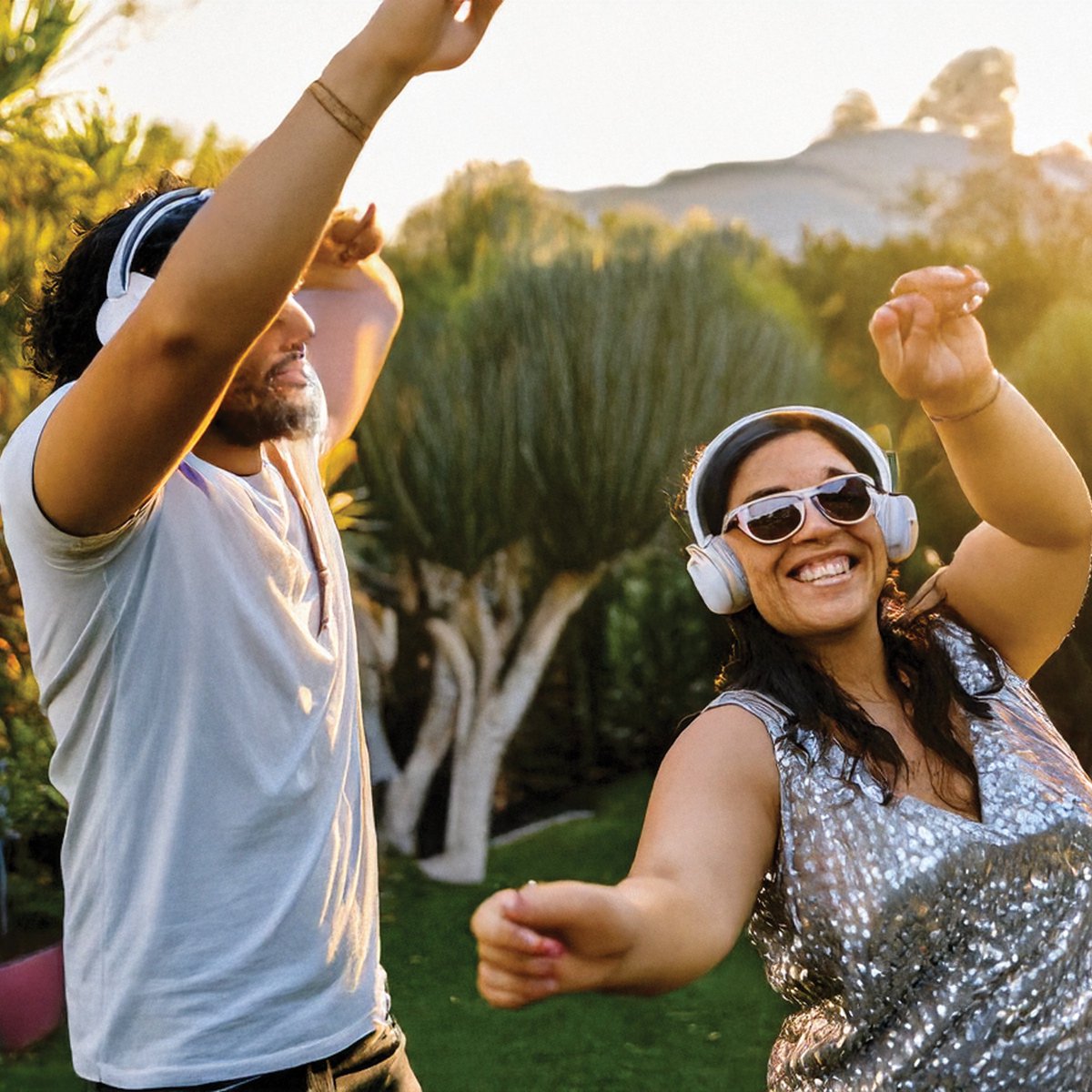 Not your average night out.
3 DJ channels. 1 rooftop garden. 0 noise complaints.
Fairmont Waterfront’s Silent Disco is on Aug 23.
🎧 Tickets: $49 | Ages 12+
#RooftopRhythmsFW
bit.ly/4o4ecXZ