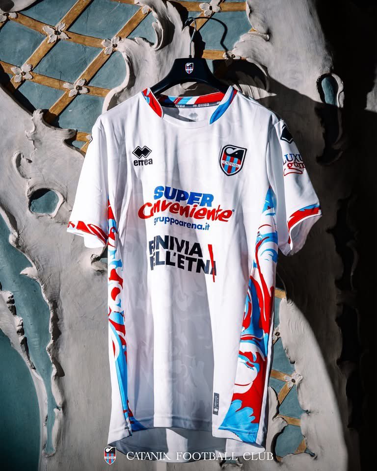 CataniaFC_away_25/26_project_
Ref_scalinata_onda_barocca_palazzo_Biscari_