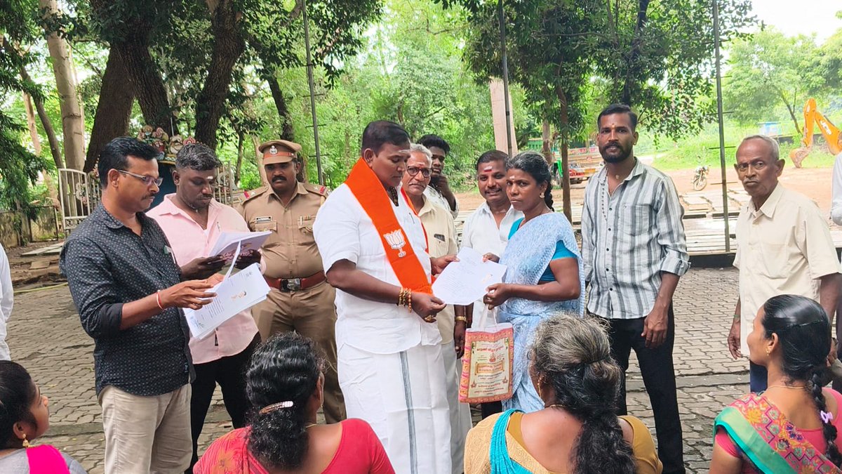 AKSaiJSaravanan's tweet photo. எனது ஊசுடு தொகுதிக்குட்பட்ட ராஜீவ் காந்தி சமூக பாதுகாப்பு திட்டத்தின் கீழ் குடும்பத் தலைவர் இறப்பிற்கு பிறகு குடும்பத்திற்கு வழங்கப்படும் நிதி உதவி ரூ. 30,000 வீதம் சுமார் 17 பயனாளிகள் பெறுவதற்கான ஆணையை சட்டமன்ற உறுப்பினர் அலுவலகத்தில் வழங்கினேன்.@BJP4Puducherry https://t.co/gHMvyQG0a2