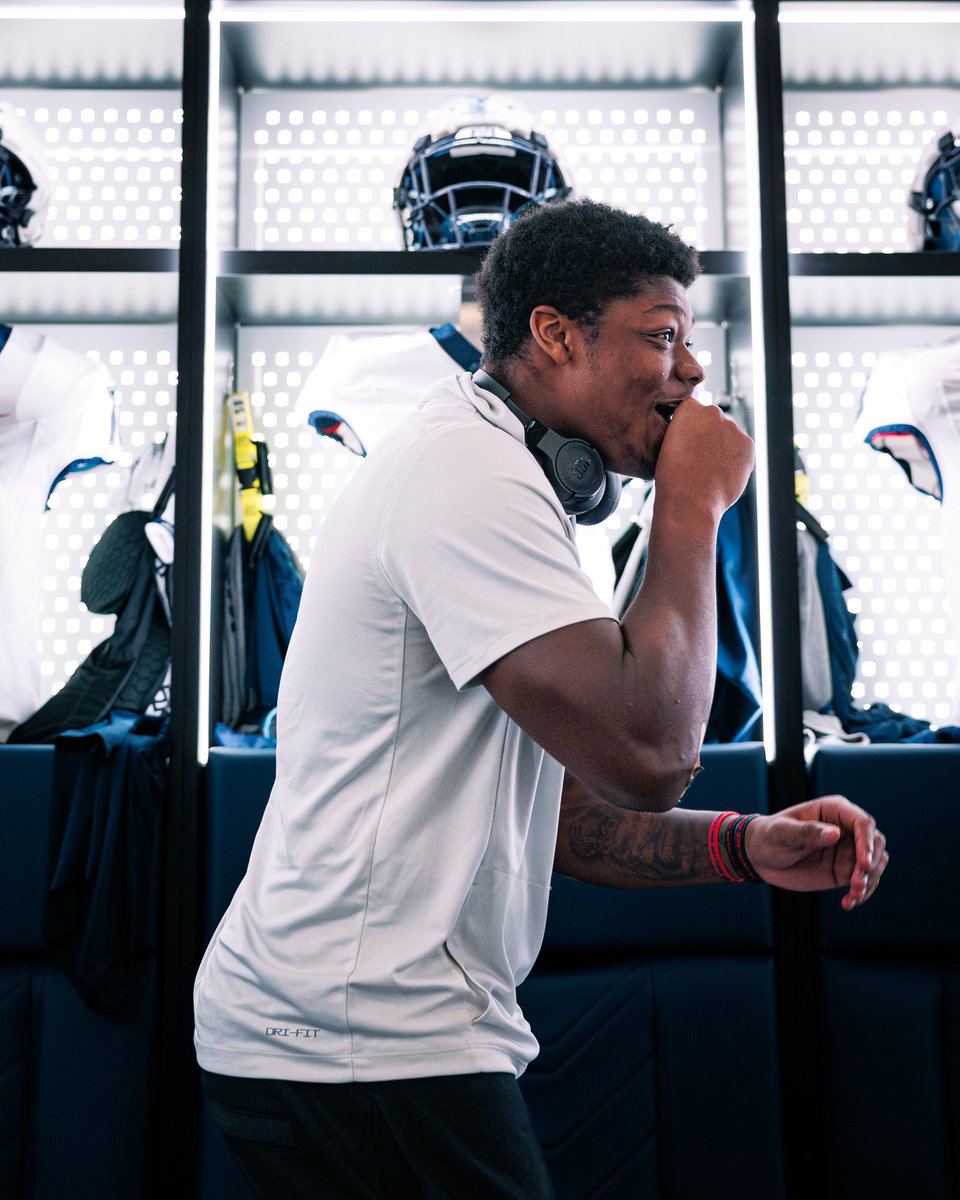 UConn Football tweet media