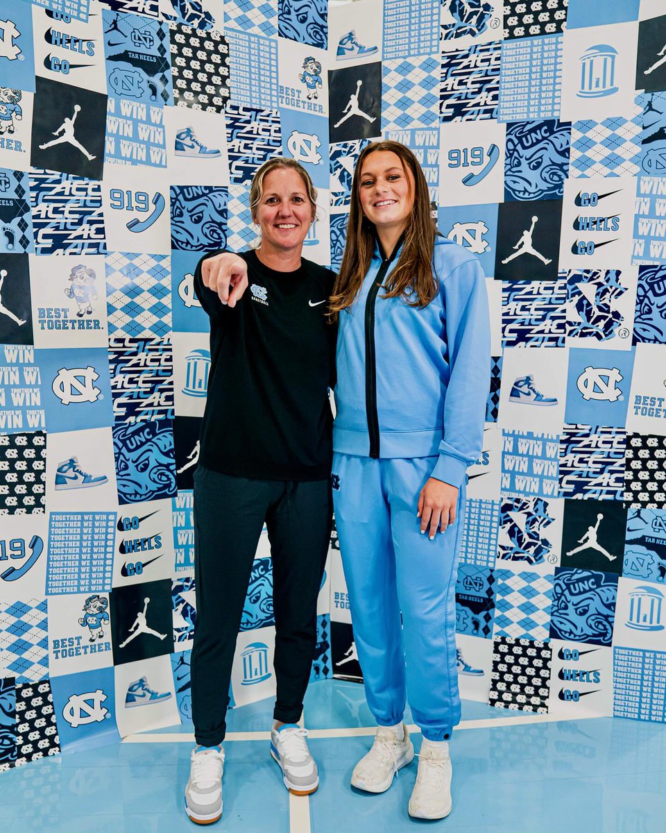 𝘽𝙍𝙀𝘼𝙆𝙄𝙉𝙂: Elite Class of 2026 5🌟 PG Kate Harpring has committed to North Carolina.