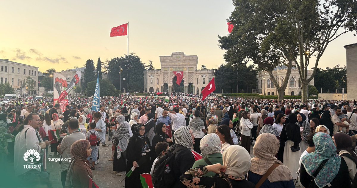 Gazze’ye umut olmak, zulme karşı sesimizi yükseltmek için binlerce yürek Beyazıt Meydanı’nda toplanıp Ayasofya’ya yürüyecek.

GİF Gönüllülerimizde bu umuda ışık olmak için Beyazıt Meydanı’nda.

<a href="/guzelislerfab/">Güzel İşler Fabrikası</a> 

#GazzeyeUmutOl #GazaGenocide