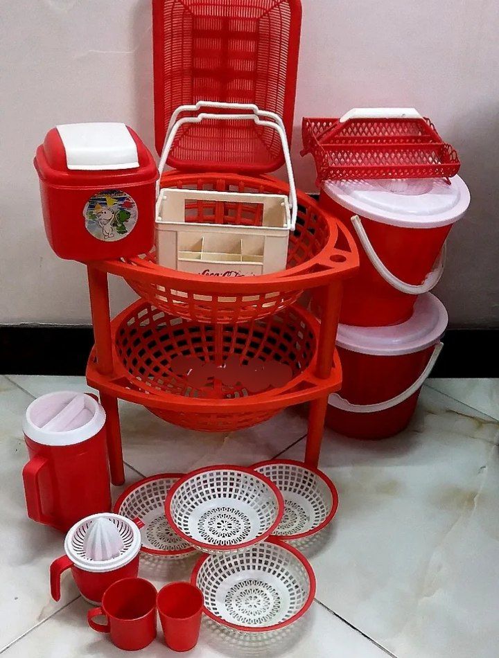 یه زمانی برا خریدن ست شون،  برو و بیایی تو بازارا بود...