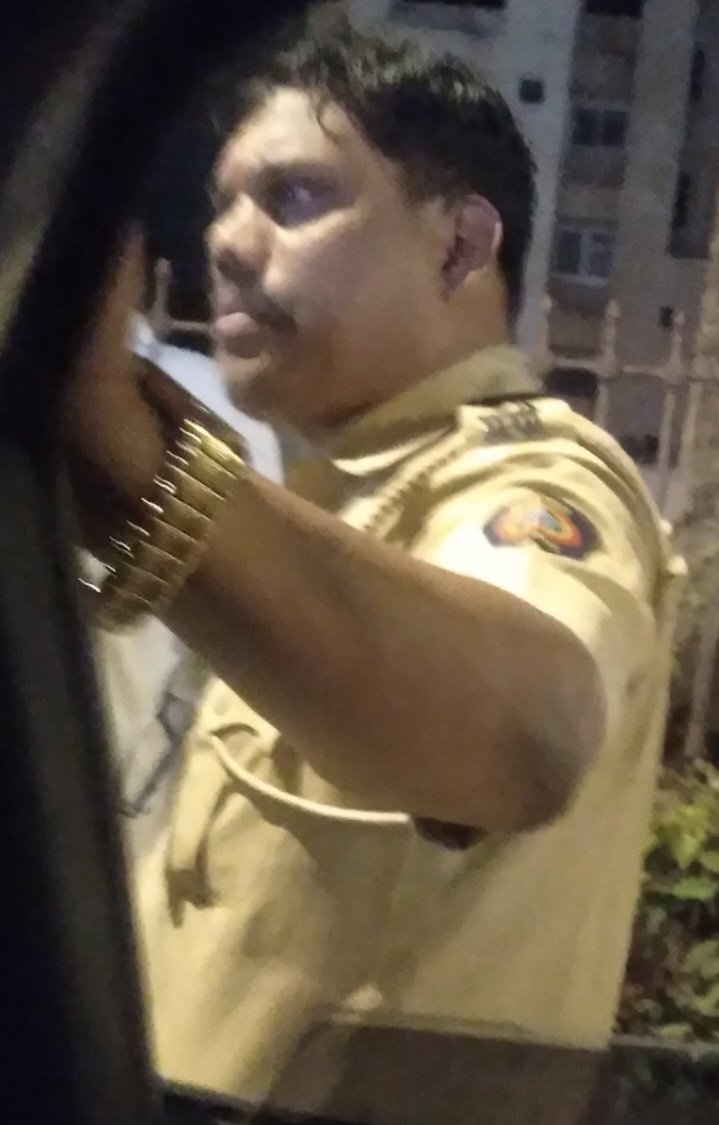 RealNewsThane (@thanerealnews) on Twitter photo वरसोवा यारी रोड पर ये पोलिस हवलदार अपने एक व्यक्तिगत खबरी के साथ मिलकर जो खुद अपराधी जैसा था रास्ते के बीच में चेकिंग के नाम पर अवैध उगाही कर रहा है
शराब के लिए पैसे जबरदस्ती मांग रहा है
प्रशासनिक अधिकारियों को ऐसे लोगों पर सख्त कार्रवाई की जरूरत है
<a href="/MumbaiPolice/">मुंबई पोलीस - Mumbai Police</a> वरसोवा यारी रोड पर ये पोलिस हवलदार अपने एक व्यक्तिगत खबरी के साथ मिलकर जो खुद अपराधी जैसा था रास्ते के बीच में चेकिंग के नाम पर अवैध उगाही कर रहा है
शराब के लिए पैसे जबरदस्ती मांग रहा है
प्रशासनिक अधिकारियों को ऐसे लोगों पर सख्त कार्रवाई की जरूरत है
<a href="/MumbaiPolice/">मुंबई पोलीस - Mumbai Police</a>