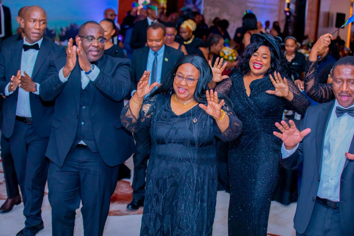 dr_pindi's tweet photo. Usiku wa Juni 28,2025 nimekuwa mgeni rasmi katika hafla ya utoaji tuzo za 32 za kimataifa kanda ya Afrika na Bahari ya Hindi ambapo pamoja na kutwaa tuzo lukuki, Tanzania imetangazwa kuwa mshindi wa tuzo ya kuwa kivutio bora Afrika Jijini Dar es Salaam. https://t.co/cXP8Dcj6TE