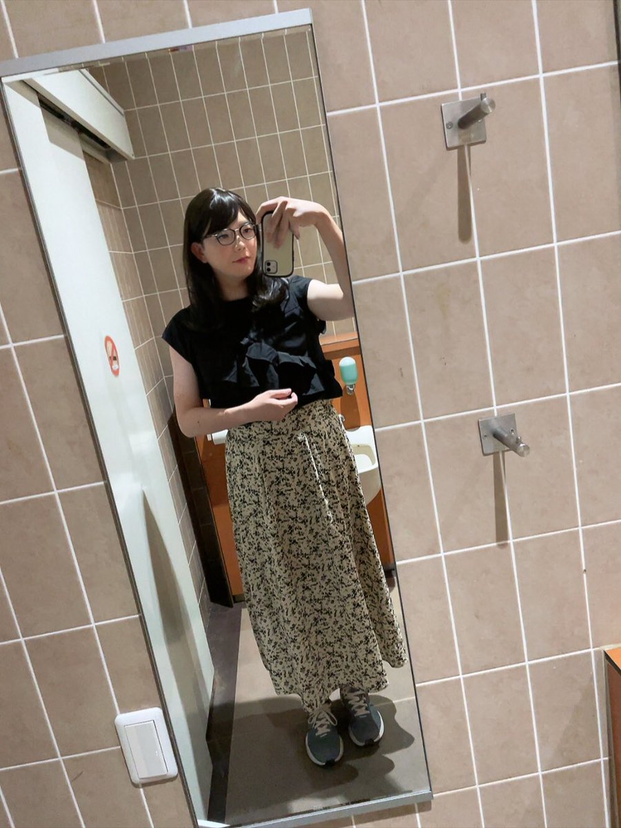 yuiyui45_zyosou's tweet photo. 帰るよー🚗
#女装
#女装好きと繋がりたい https://t.co/hIgkkpKOXb