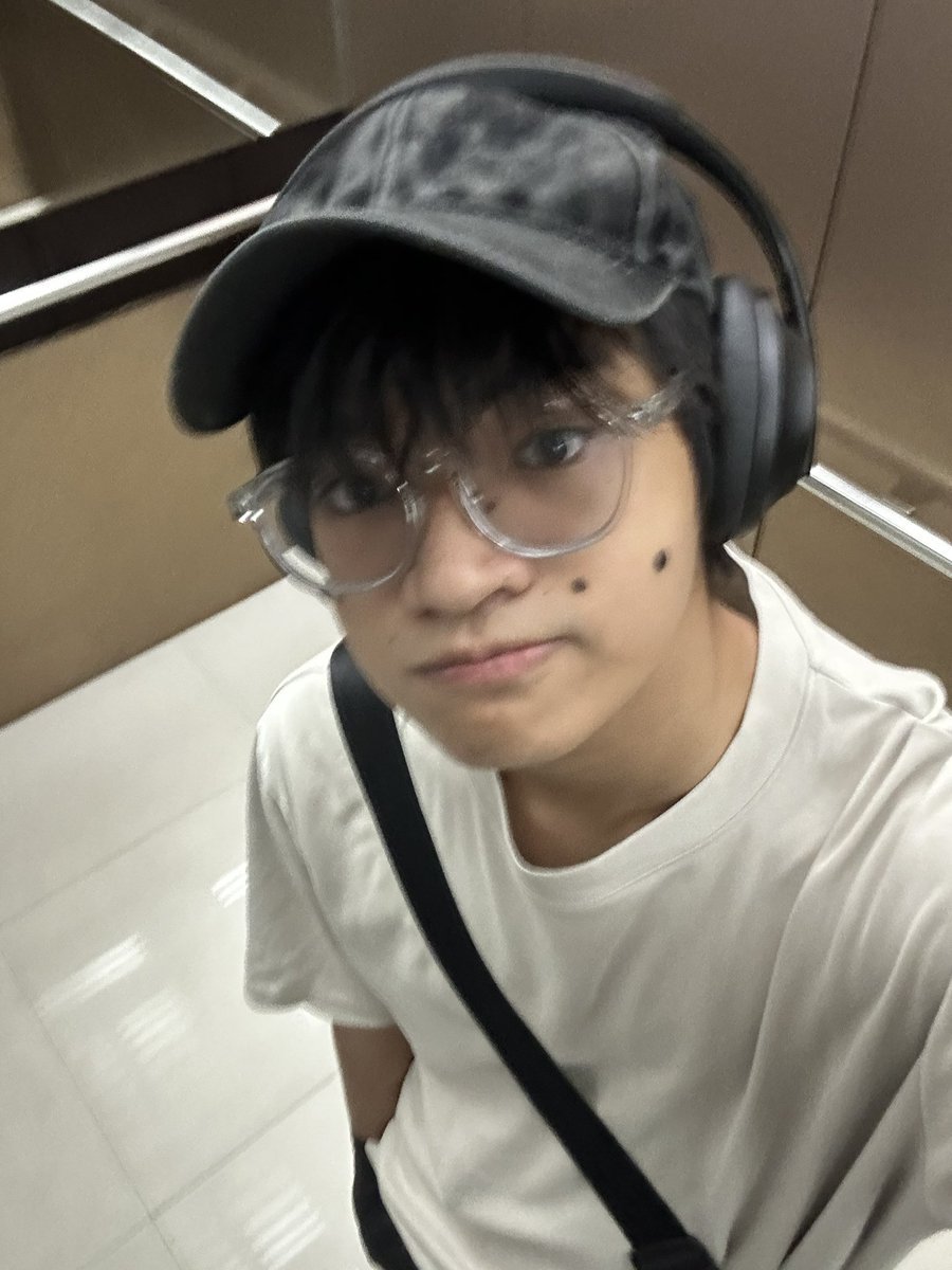 xiaolongbon_'s tweet photo. ⠀⠀⠀#promotwt looking for interactive moots!

idk, ‘05, gay, he/him
No subtwt, but I’ve got a lot of interests!
i personally like: watching anime, kpop, videogames, matcha, and coffee :]

⠀⠀⠀♡ / ↻ to be moots, selective fb

#anitwt #alnsttwt #genshintwt https://t.co/gHU1pMwHeE